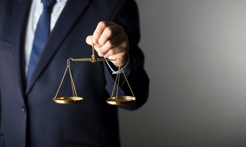 What to Do Immediately After an 18-Wheeler Crash